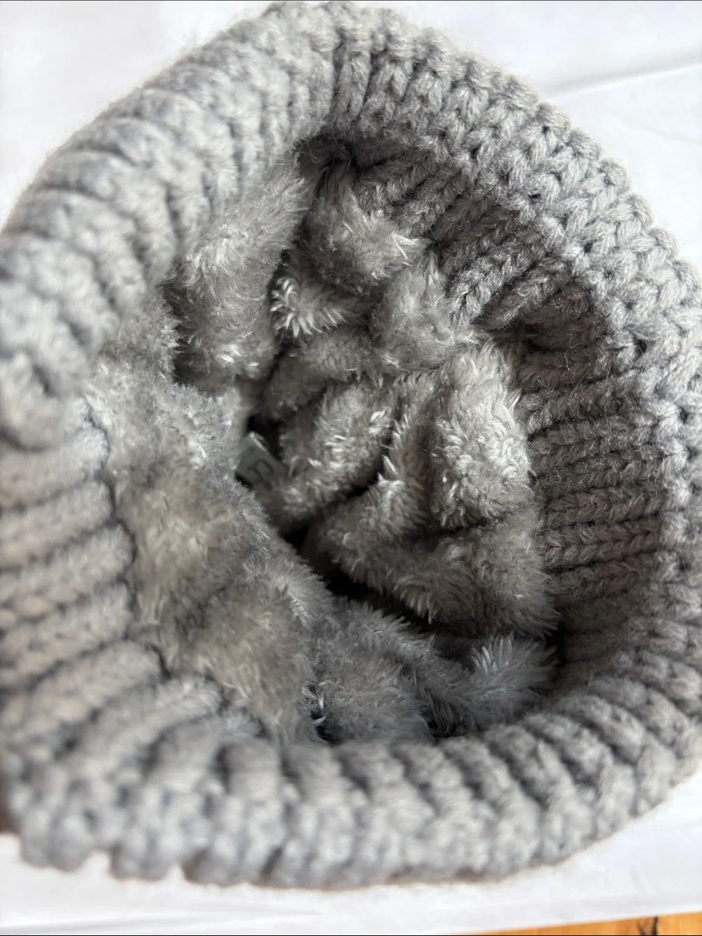 NWT C.C Super Warm Fleece Lined Quilted Silver Metalic Extra Warm Cuffed Beanie